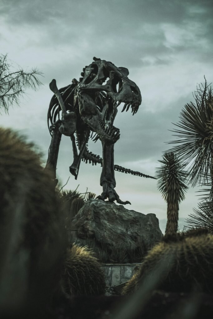 Dinosaur display figure — product visualization